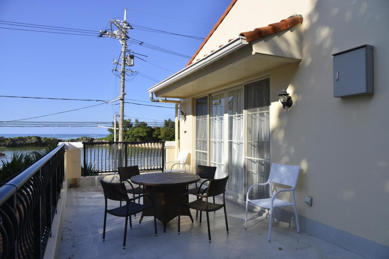 Maeda Biru House Villa Onna Exteriör bild